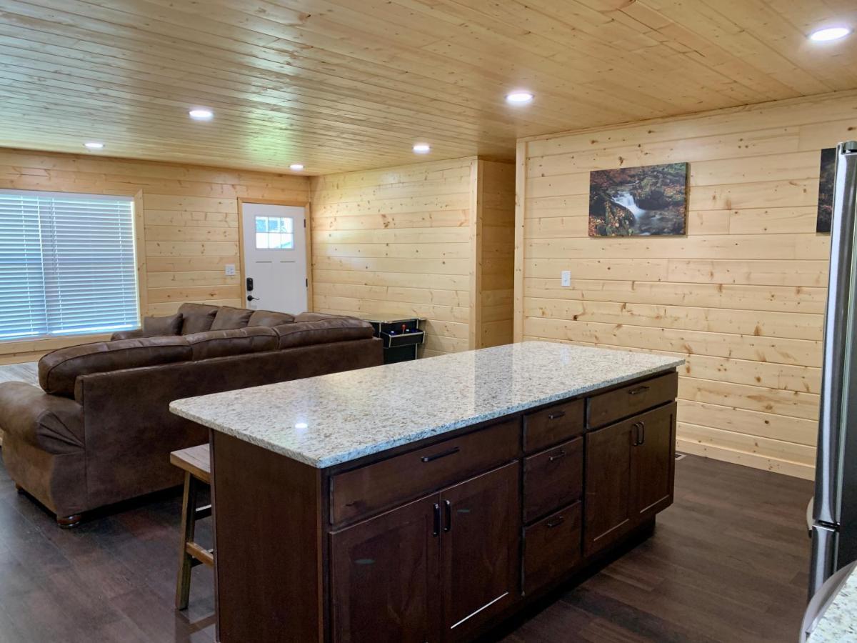 The Brick House: Brand New! 3 Bedroom Home With Private Driveway Pigeon Forge Ngoại thất bức ảnh