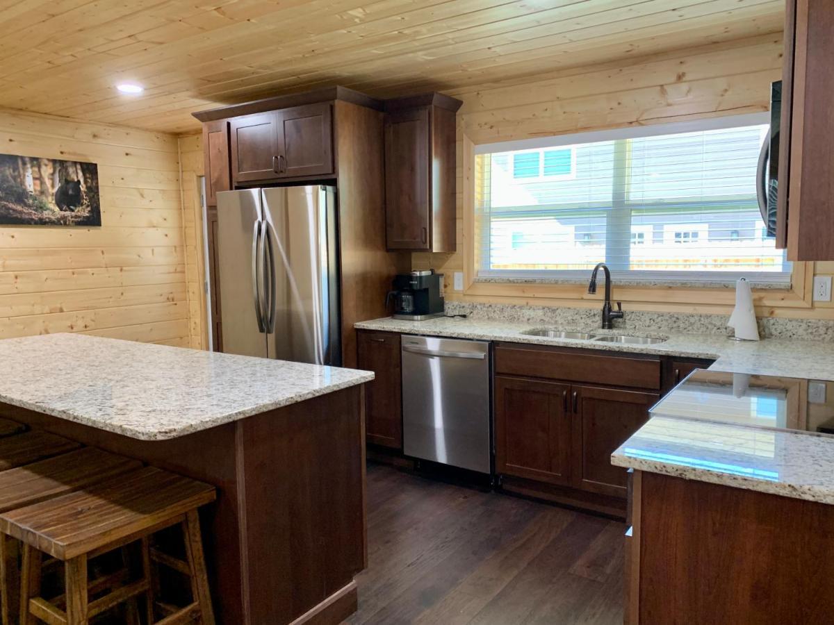 The Brick House: Brand New! 3 Bedroom Home With Private Driveway Pigeon Forge Ngoại thất bức ảnh