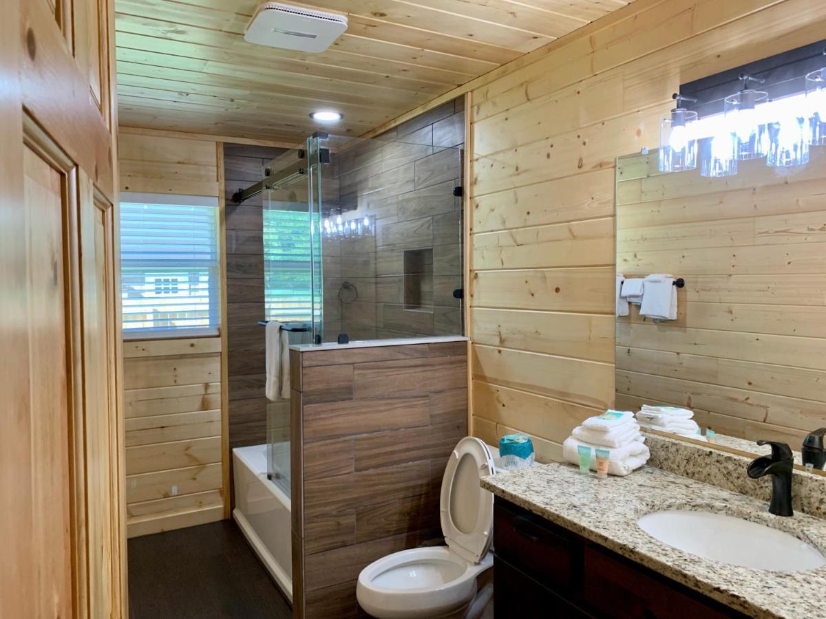 The Brick House: Brand New! 3 Bedroom Home With Private Driveway Pigeon Forge Ngoại thất bức ảnh