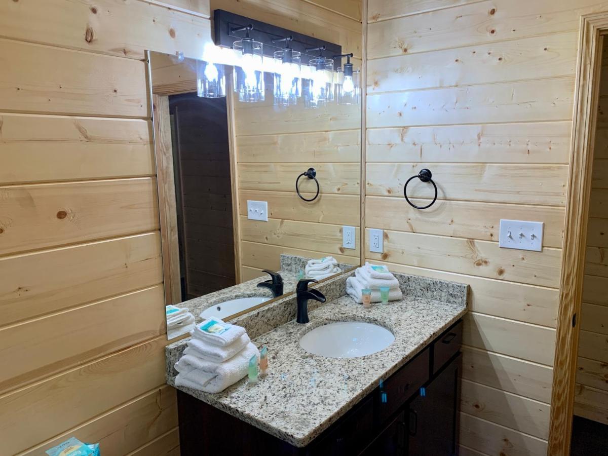 The Brick House: Brand New! 3 Bedroom Home With Private Driveway Pigeon Forge Ngoại thất bức ảnh